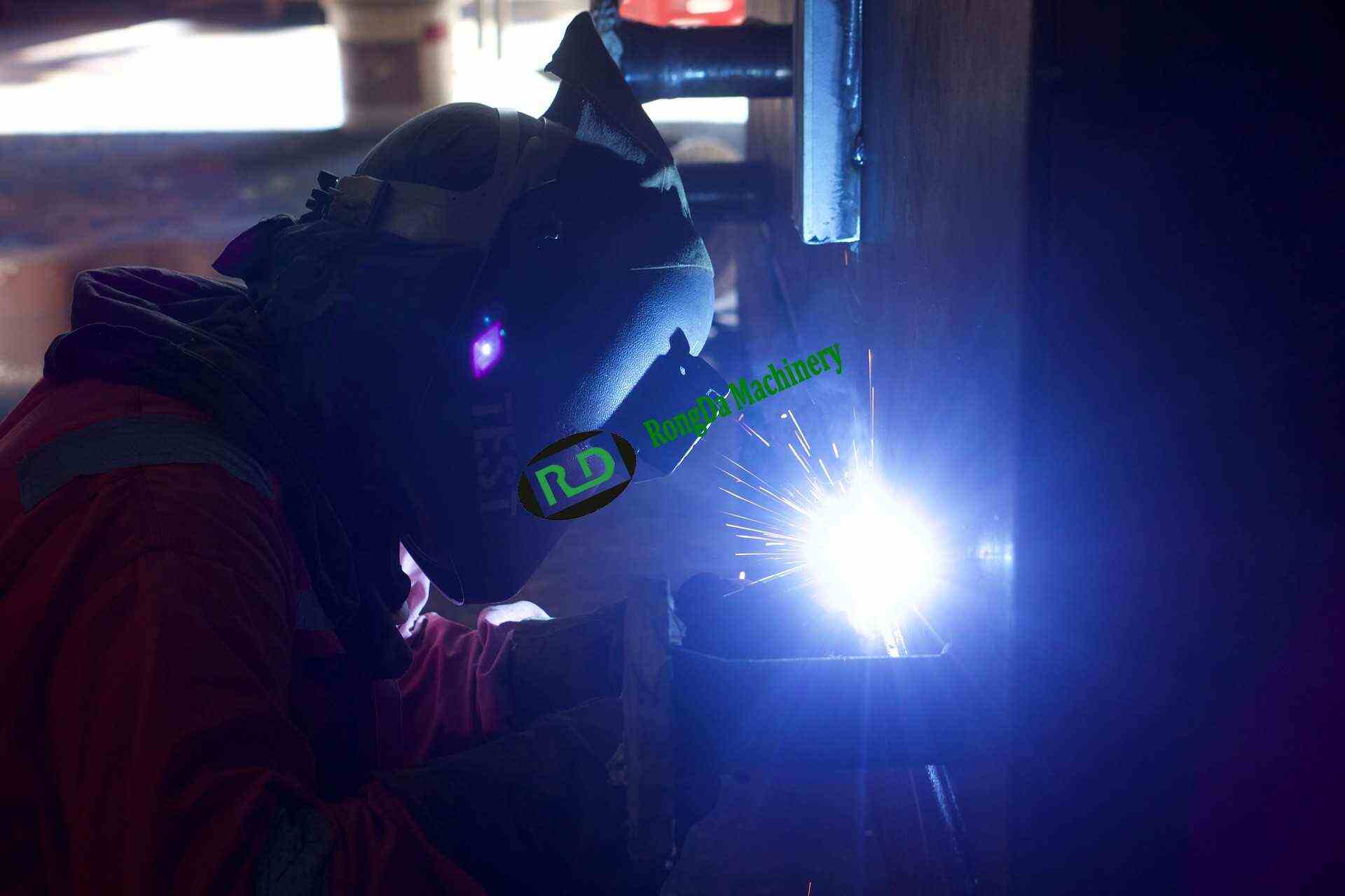 welder-2964752_1920.jpg